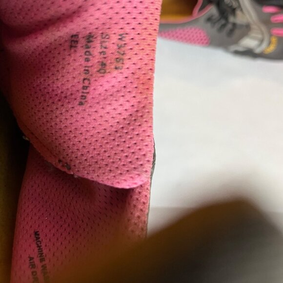 Vibram 5 FiveFingers Training Hiking Wmn's size 40 US 8.5 /9 Grey pink W3753 - Picture 12 of 12